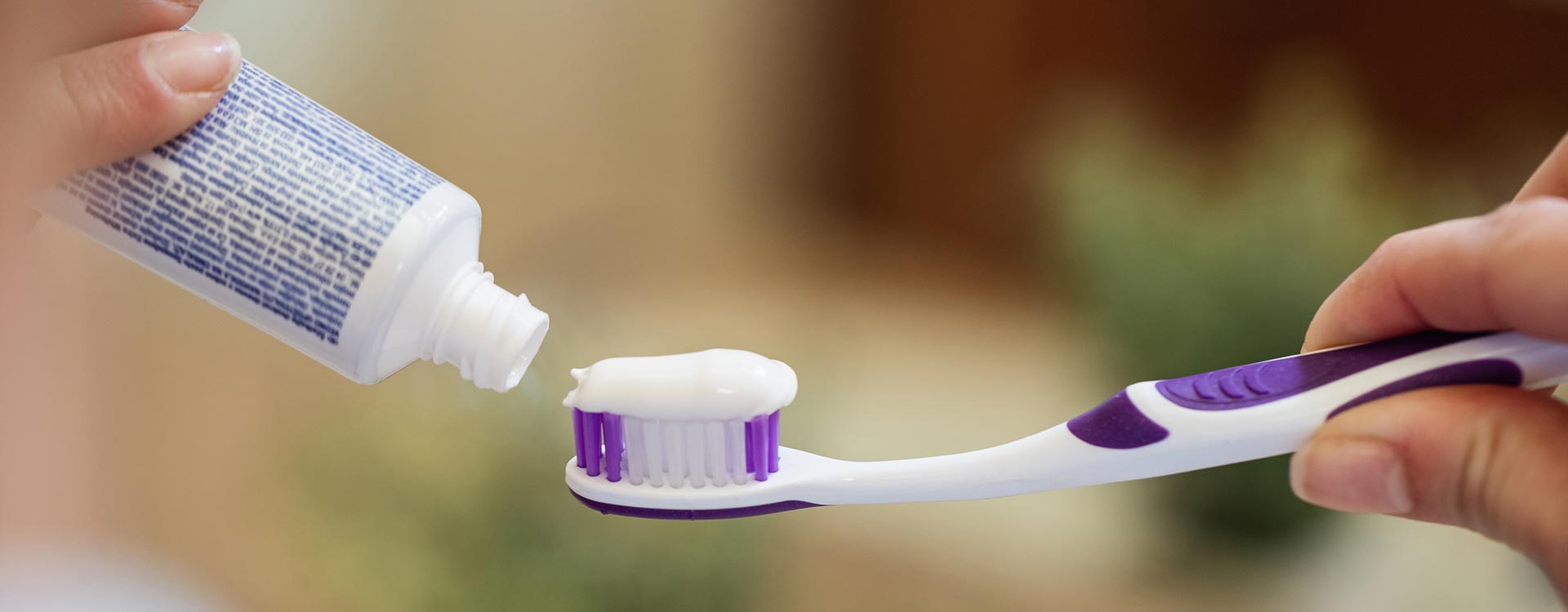 Fluoride gel varnish applications in Turkey help prevent cavities and strengthen enamel.