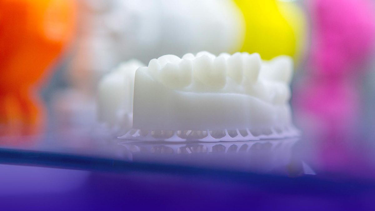zirconium vs porcelain crowns key comparisons