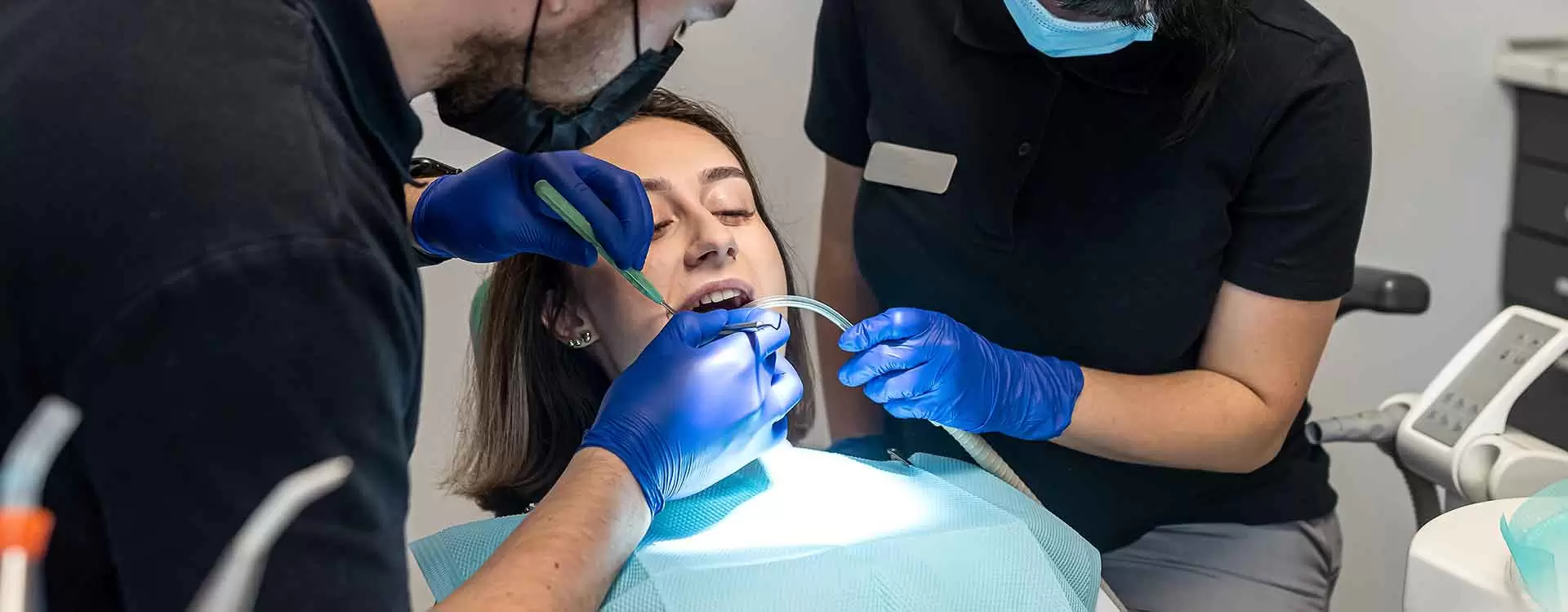 Su dirección correcta para la eliminación del sarro dental en Estambul es Aliadent.