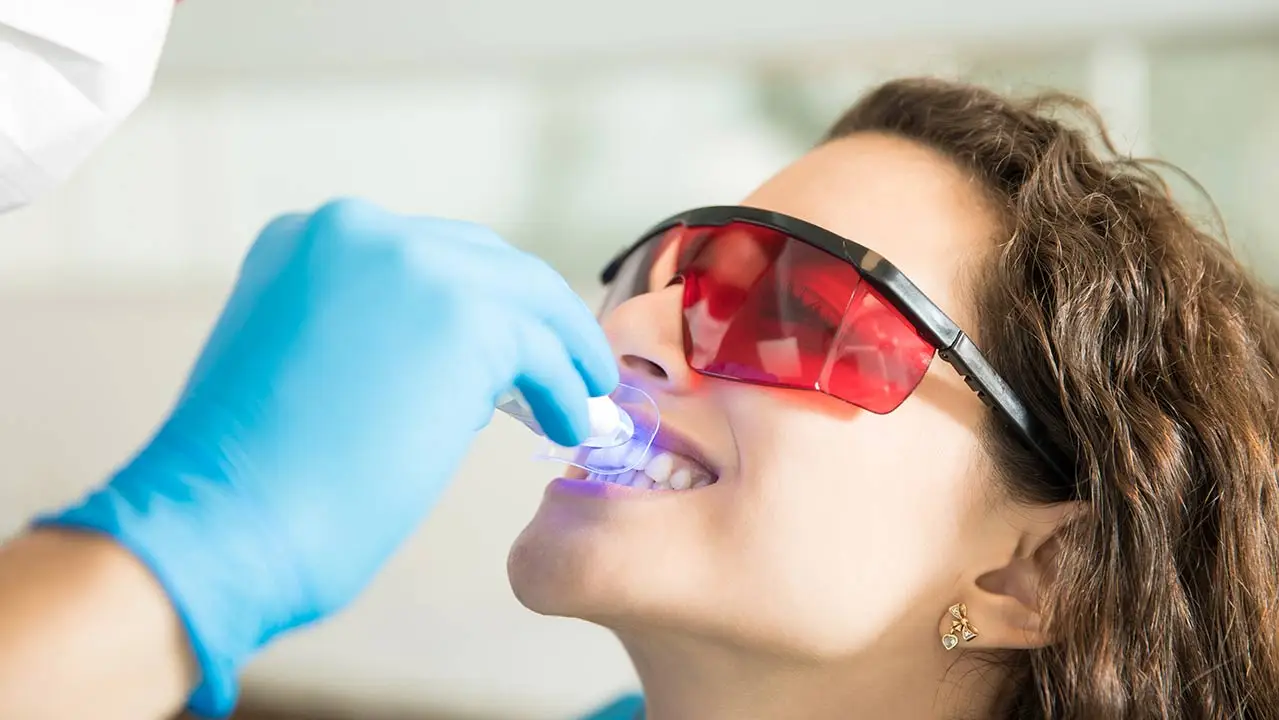 Découvrez le service de blanchiment des dents à Istanbul avec Aliadent.