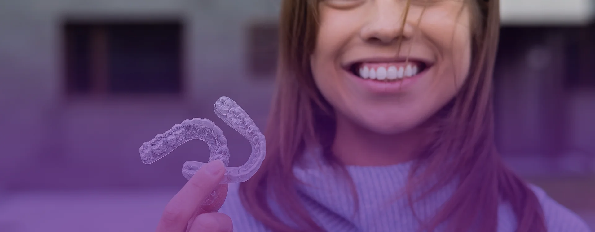 Могат ли прозрачните алайнери да заместят брекети?