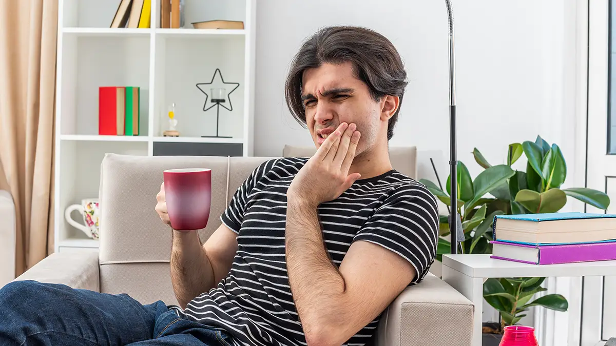 İmplant Sonrası Şişlik Kaç Gün Sürer? 5 implant sonrasi buz uygulamasi